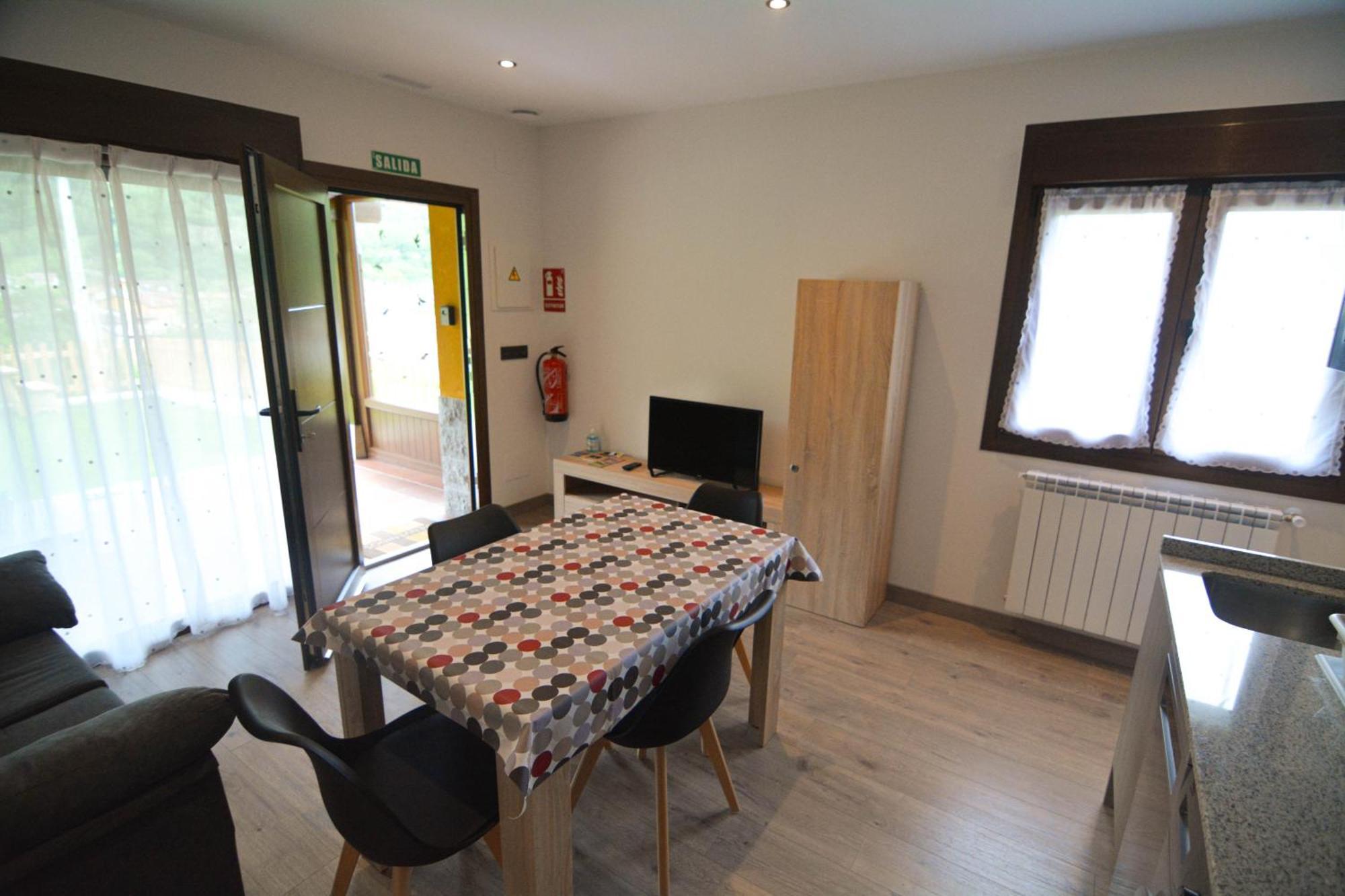 Apartamentos Fuente La Pipa Avin Bagian luar foto